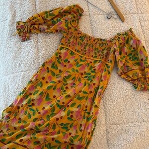 So Brazilian 🤩FARM Rio Yellow Floral Midi Dress